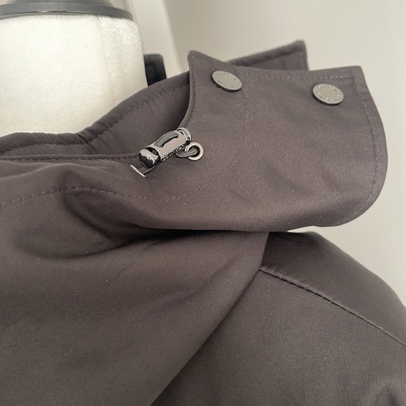 NEW Calvin Klein Softshell Jacket 🖤 - Picture 8 of 15